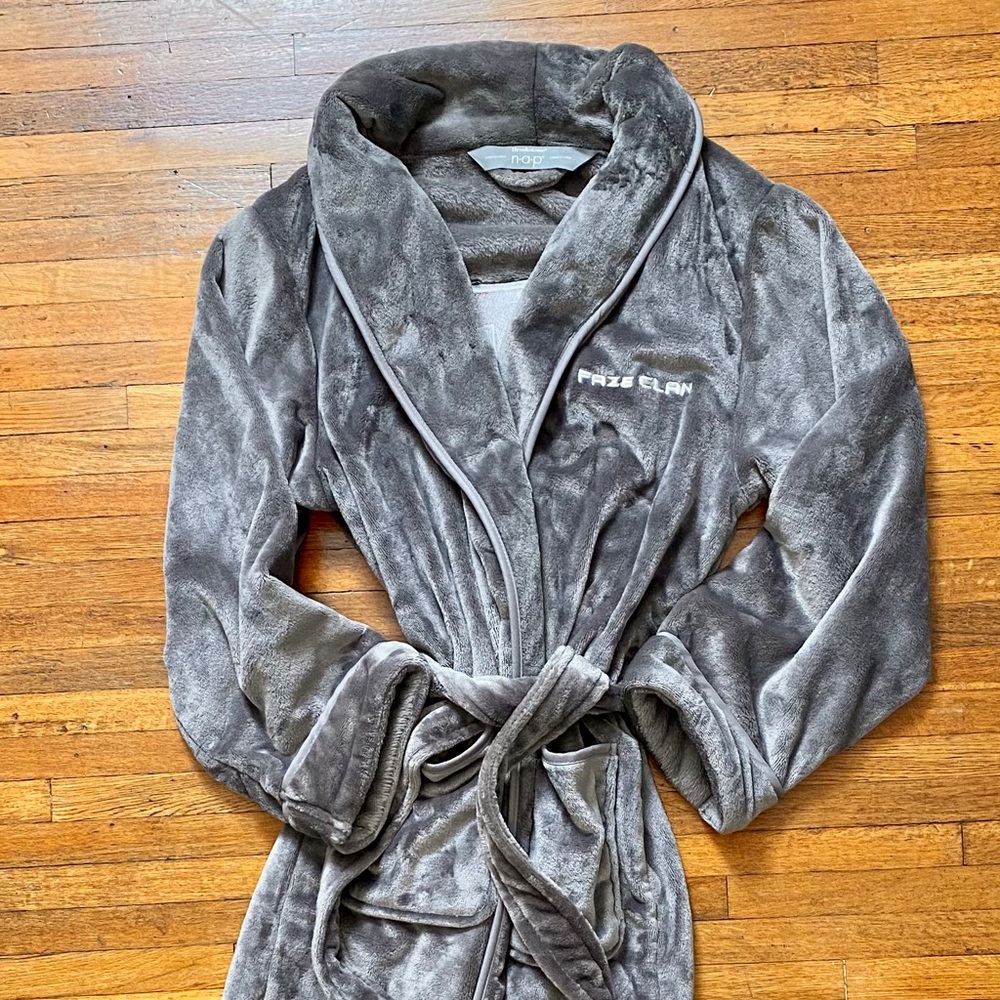 FAZE CLAN ROBE 1 of 1